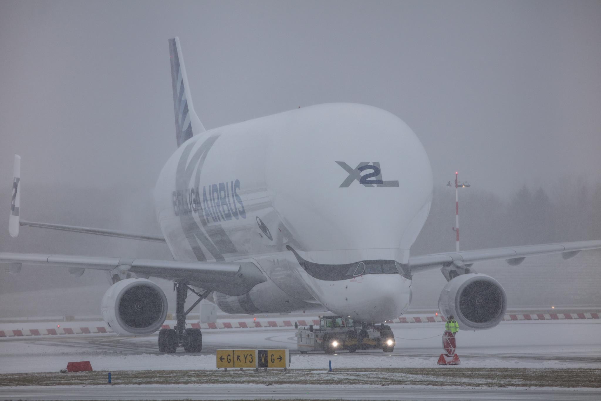 Hamburg Airport: Airbus Transport International (4Y / BGA) |  Airbus A330-743L Beluga XL A337 | F-GXLH | MSN 1853