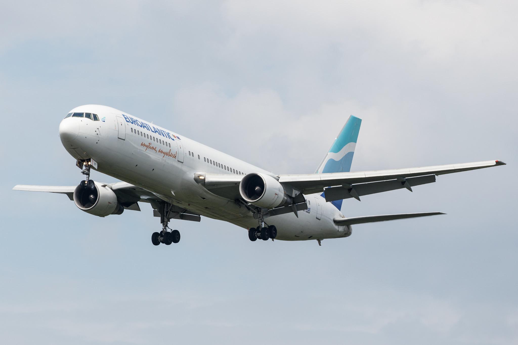 Frankfurt Airport: EuroAtlantic Airways (YU / MMZ) |  Boeing 767-34P(ER) B763 | CS-TST | MSN 33047