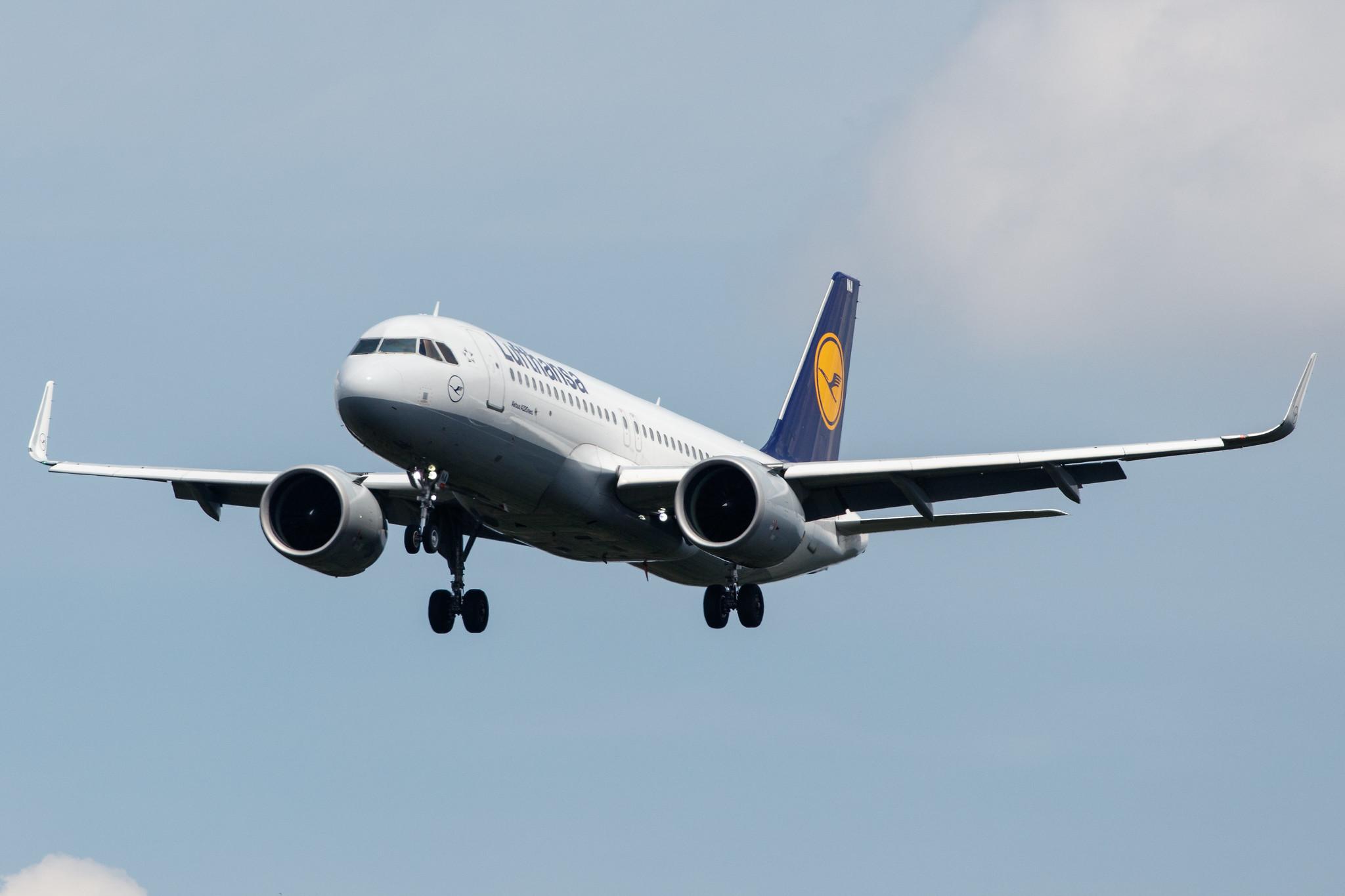 Frankfurt Airport: Lufthansa (LH / DLH) |  Airbus A320-271N A20N | D-AINA | MSN 6801