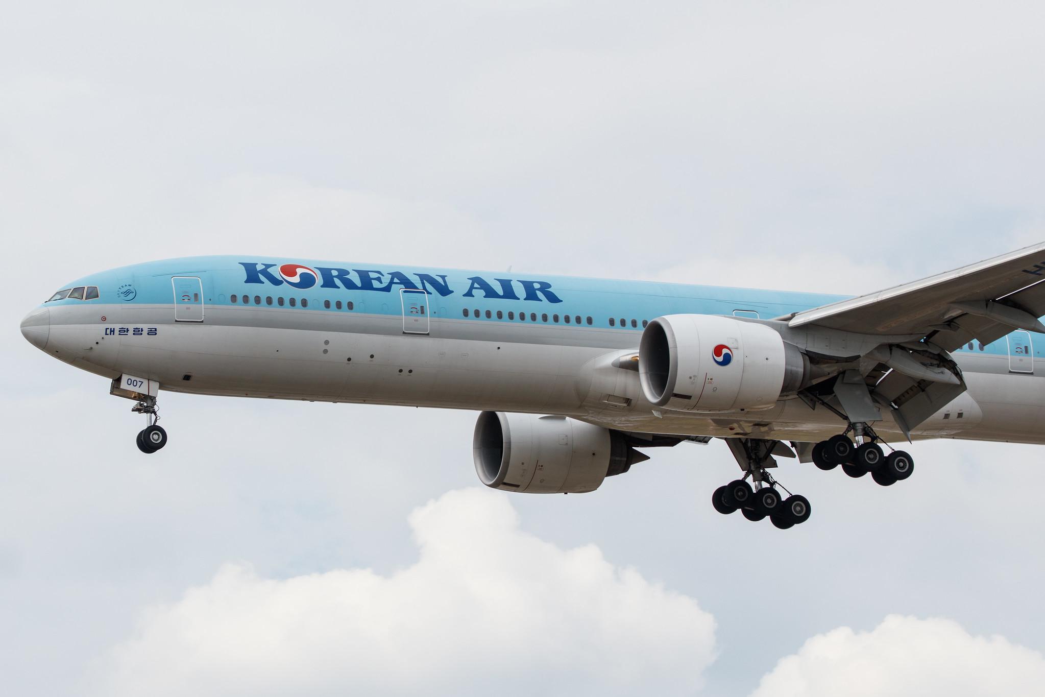 Frankfurt Airport: Korean Air (KE / KAL) |  Boeing 777-3B5(ER) B77W | HL8007 | MSN 43815