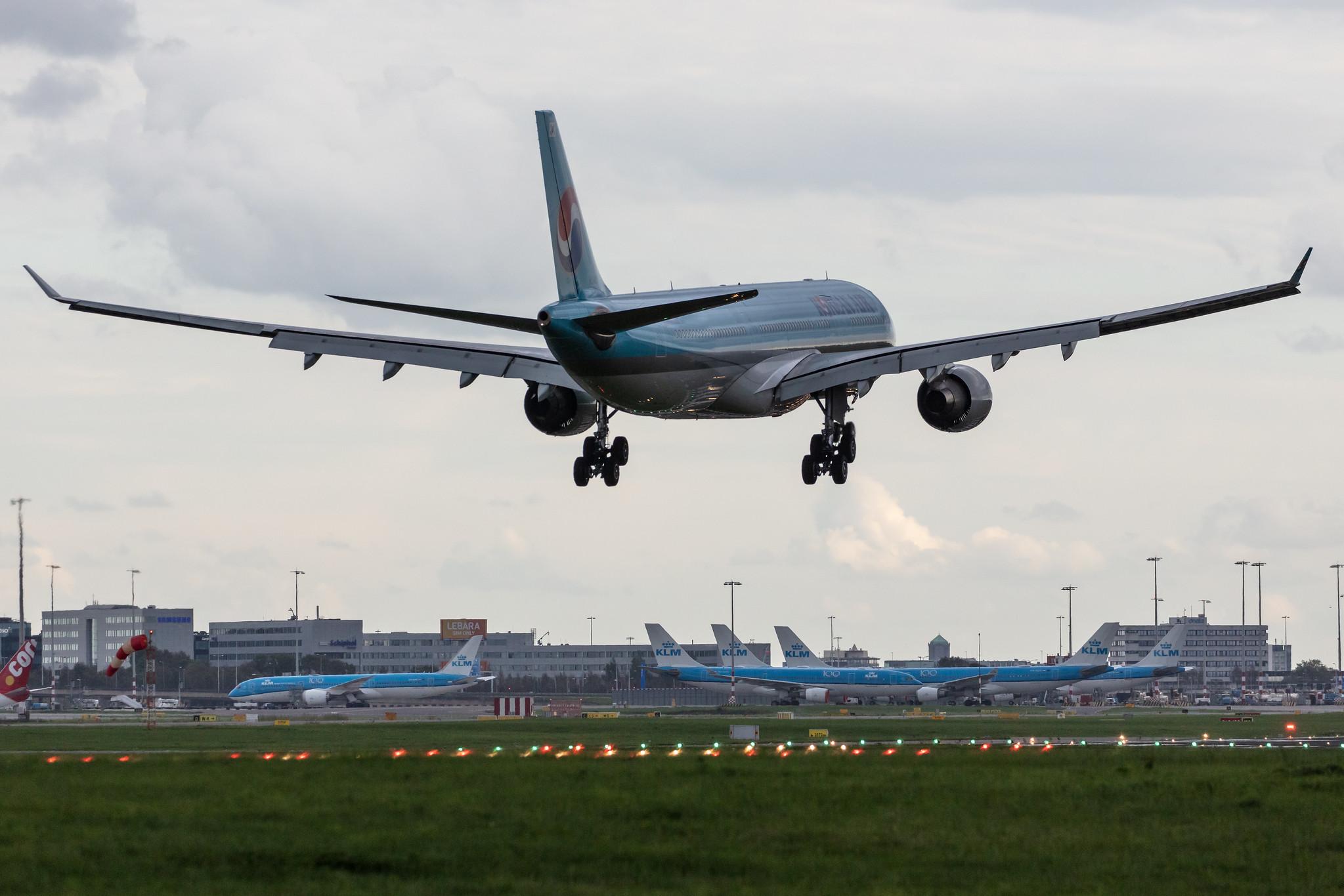 Amsterdam Schiphol: Korean Air (KE / KAL) |  Airbus A330-323 A333 | HL8025 | MSN 1611