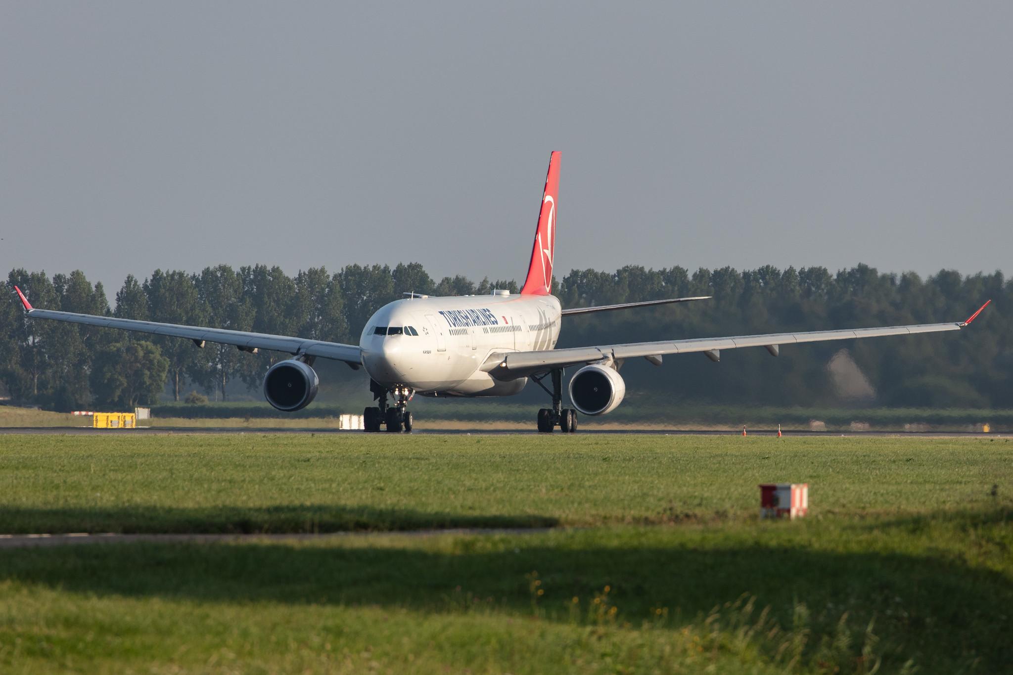 Amsterdam Schiphol: Turkish Airlines (TK / THY) |  Airbus A330-203 A332 | TC-JNE | MSN 0774