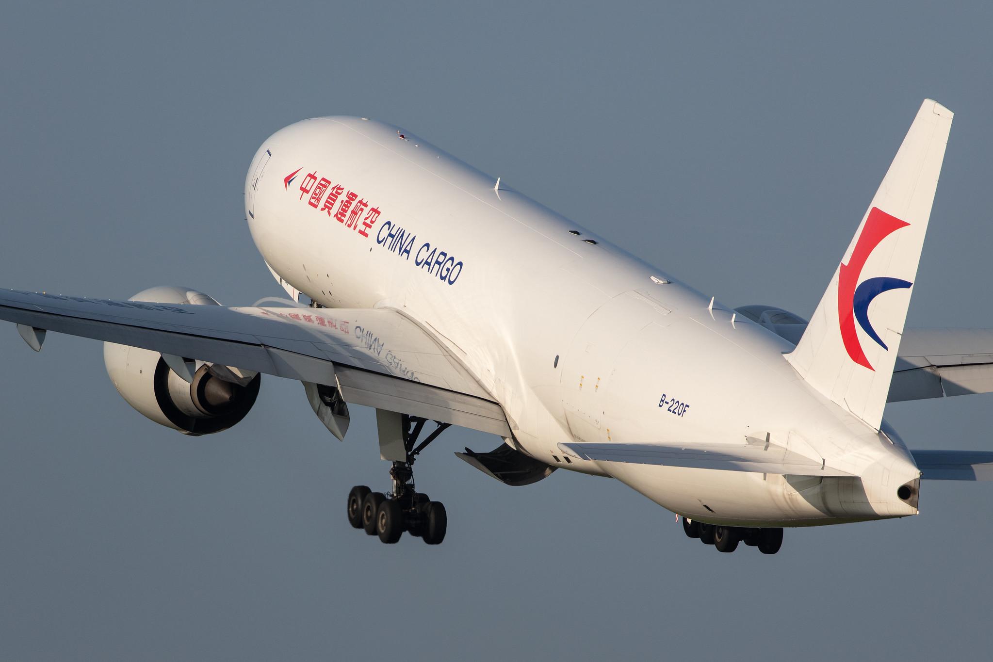Amsterdam Schiphol: China Cargo Airlines (CK / CKK) |  Boeing 777-F B77L | B-220F | MSN 66624