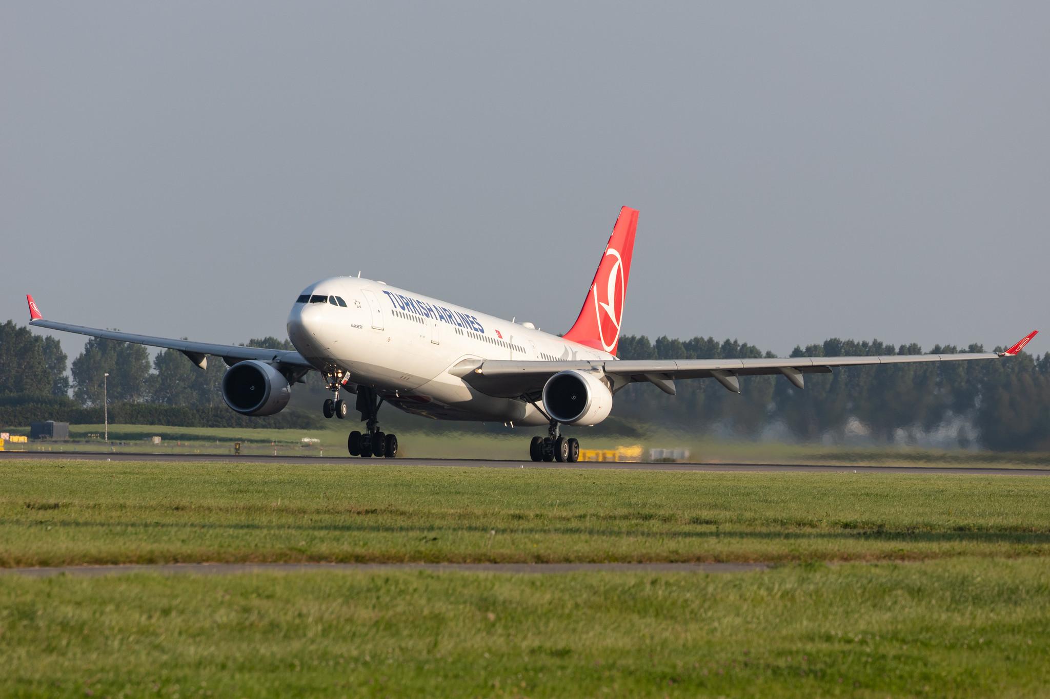 Amsterdam Schiphol: Turkish Airlines (TK / THY) |  Airbus A330-203 A332 | TC-JNE | MSN 0774