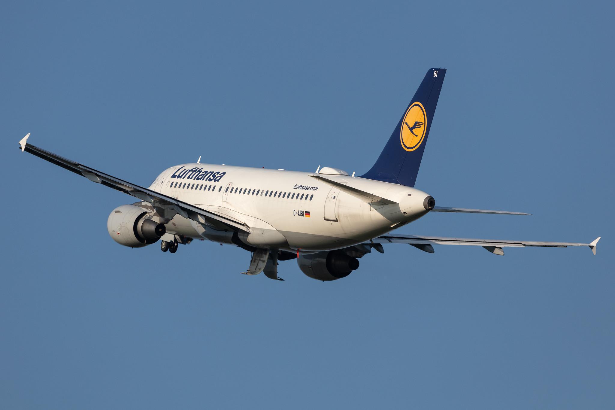 Amsterdam Schiphol: Lufthansa (LH / DLH) |  Airbus A319-112 A319 | D-AIBI | MSN 5284