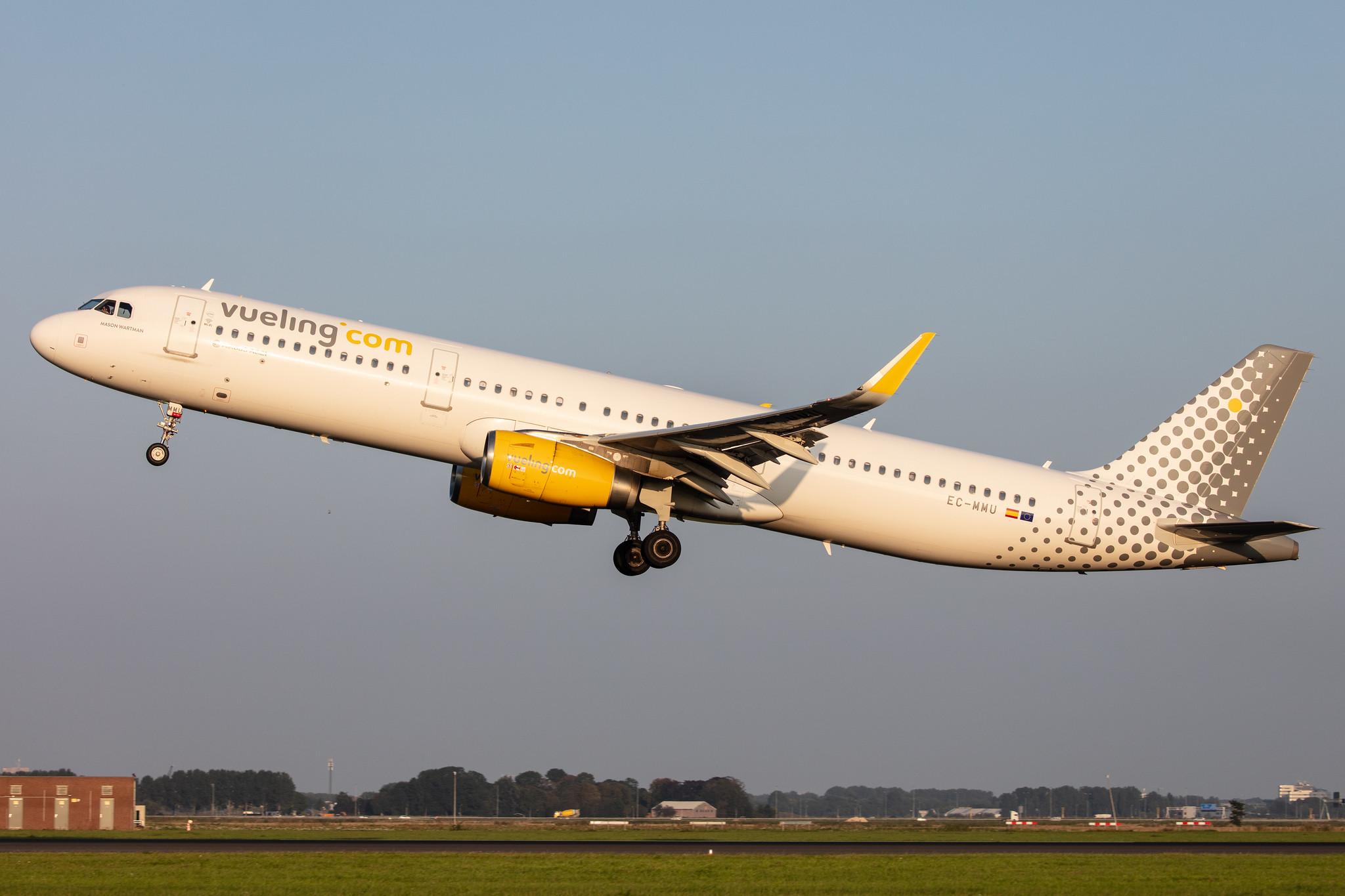 Amsterdam Schiphol: Vueling (VY / VLG) |  Airbus A321-231 A321 | EC-MMU | MSN 07218