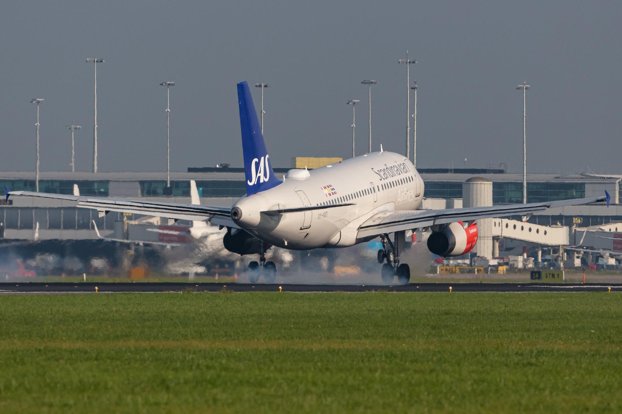Amsterdam Schiphol: SAS (SK / SAS) |  Airbus A319-131 A319 | OY-KBT | MSN 3292