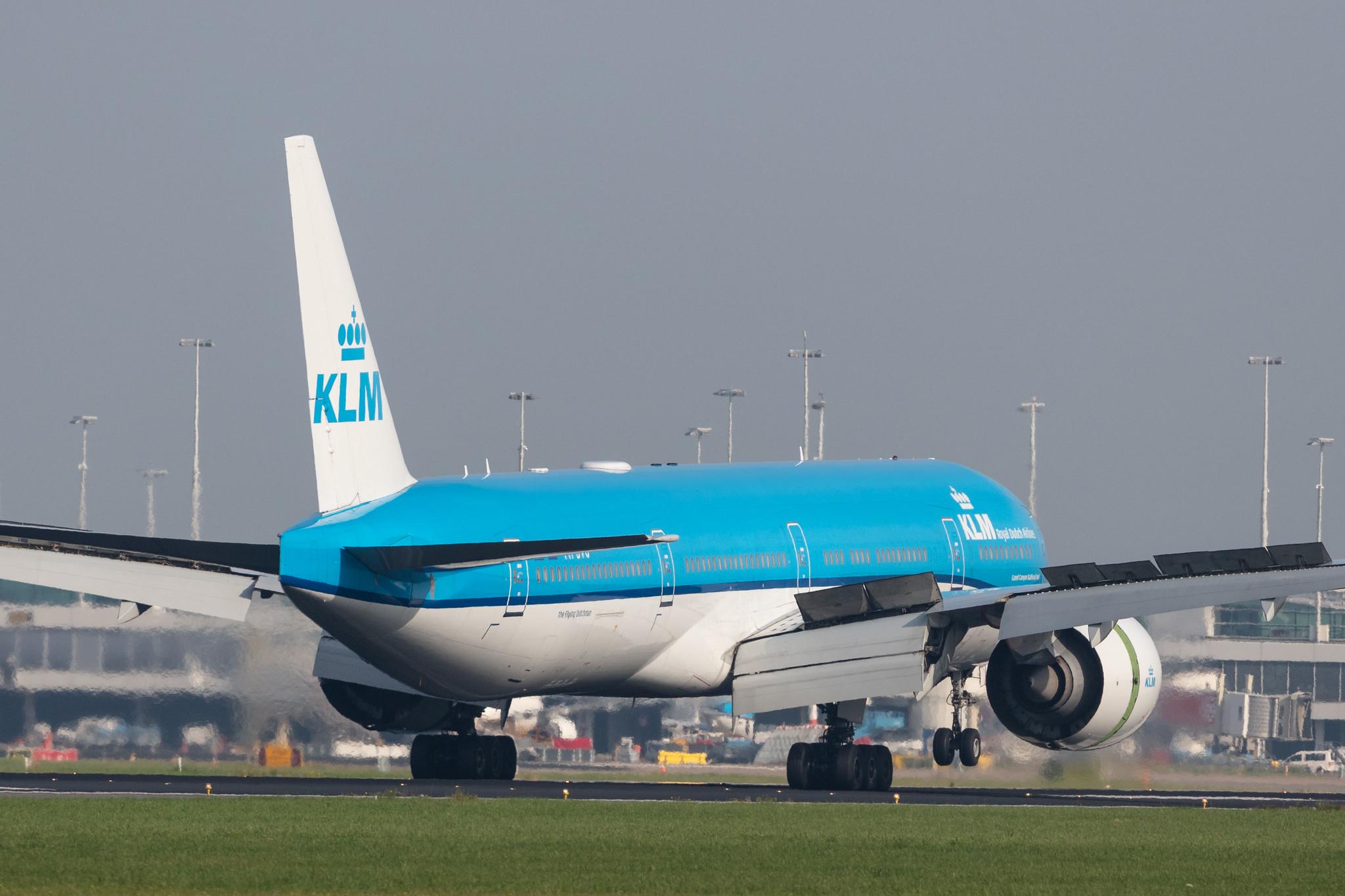 Amsterdam Schiphol: KLM (KL / KLM) |  Boeing 777-306(ER) B77W | PH-BVU | MSN 61702