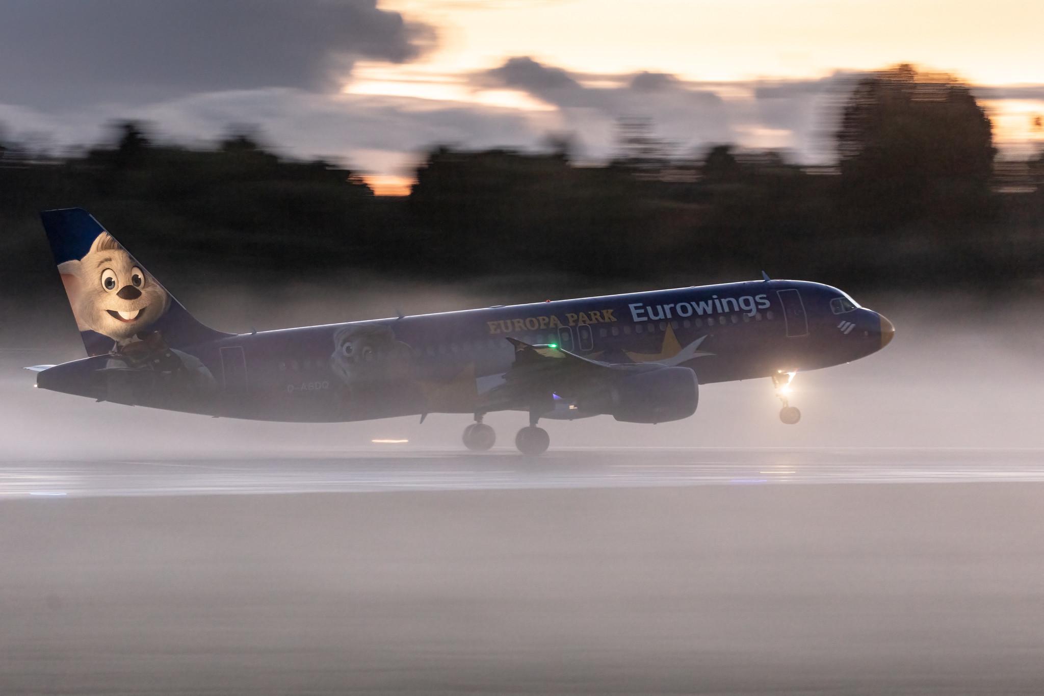 Hamburg Airport: Eurowings (EW / EWG) |  Livery: Europa Park Livery |  Airbus A320-214 A320 | D-ABDQ | MSN 3121