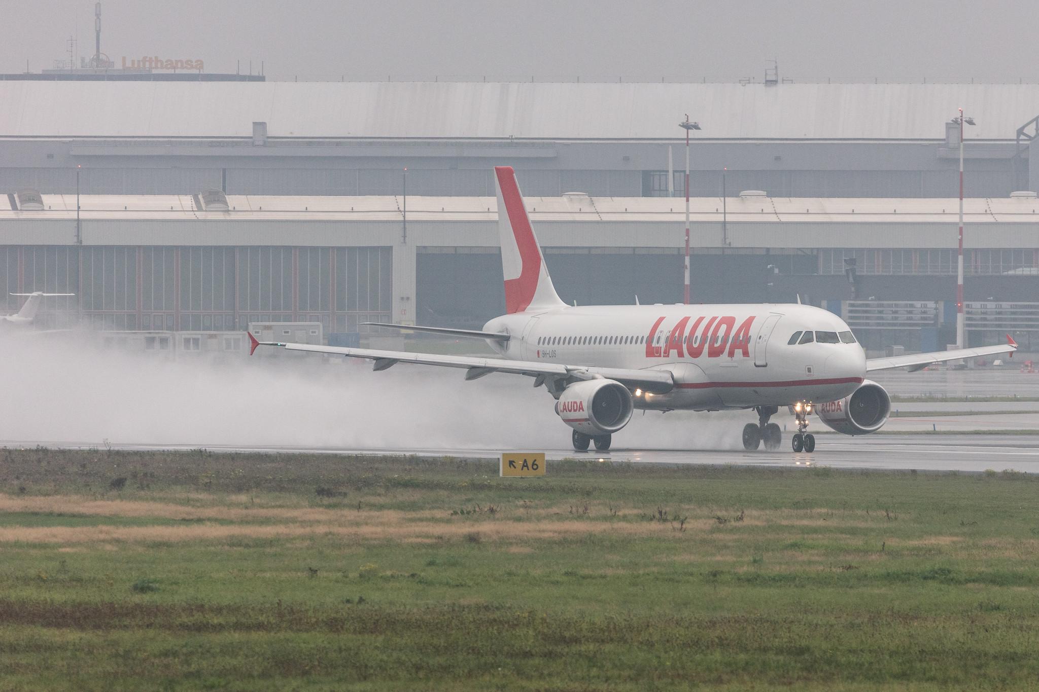 Hamburg Airport: Lauda Europe (LW / LDA) |  Airbus A320-214 A320 | 9H-LOS | MSN 03153