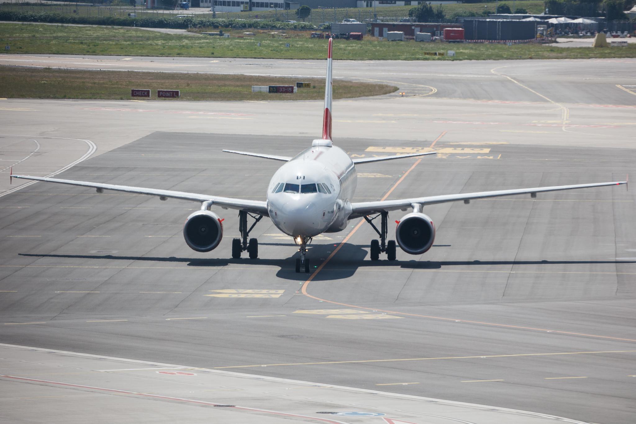 Hamburg Airport: Austrian Airlines (OS / AUA) |  Airbus A320-214 A320 | OE-LBI | MSN 1937