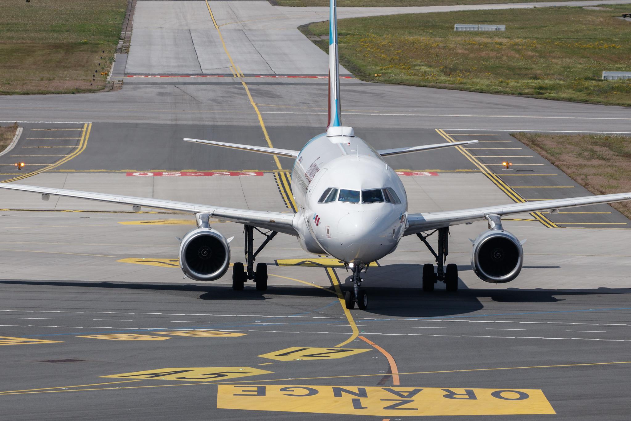 Hamburg Airport: Eurowings (EW / EWG) |  Airbus A319-132 A319 | D-AGWG | MSN 3193