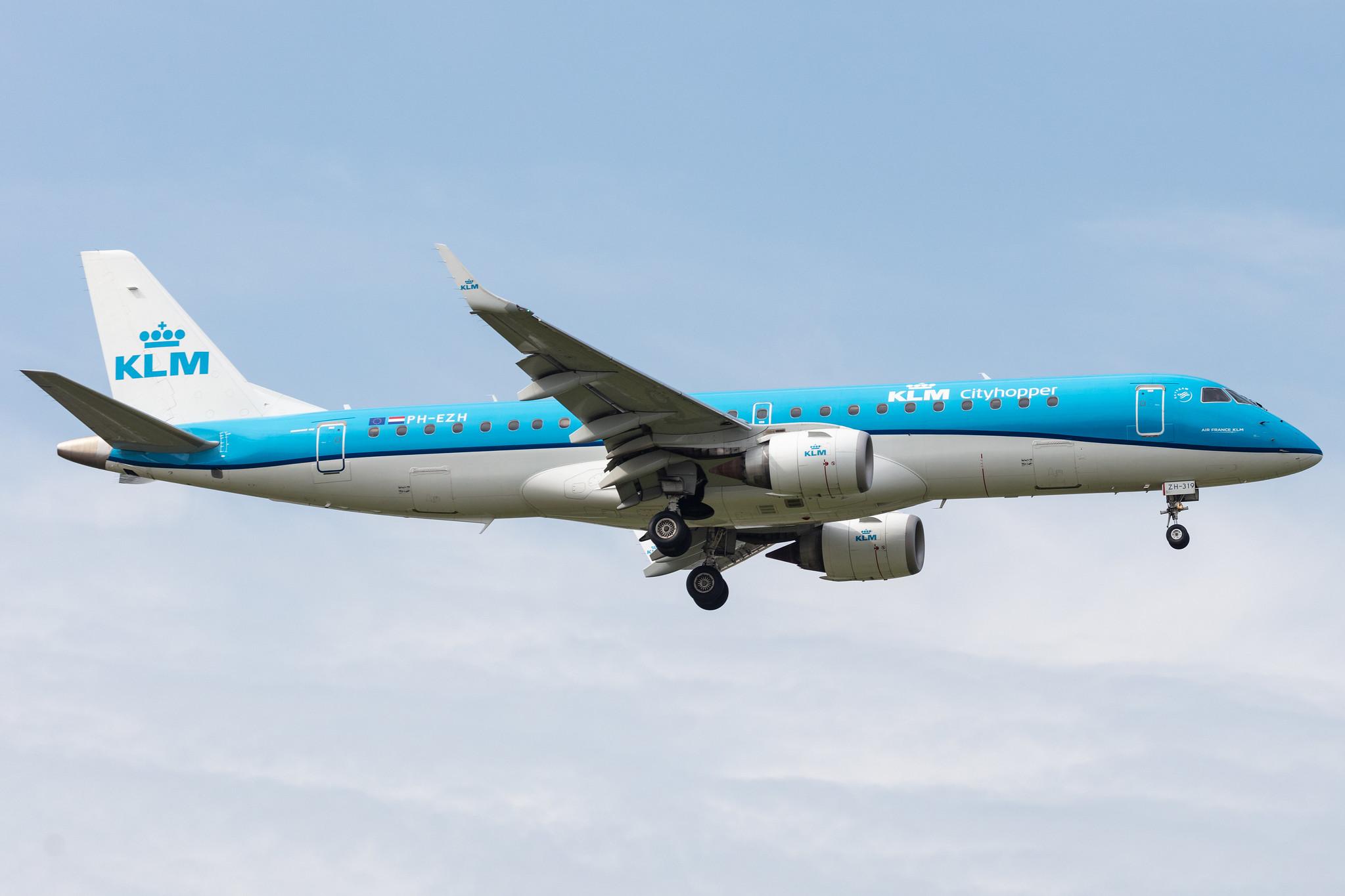 Amsterdam Schiphol: KLM (KL / KLM) | Operator: KLM Cityhopper |  Embraer E190STD E190 | PH-EZH | MSN 19000319