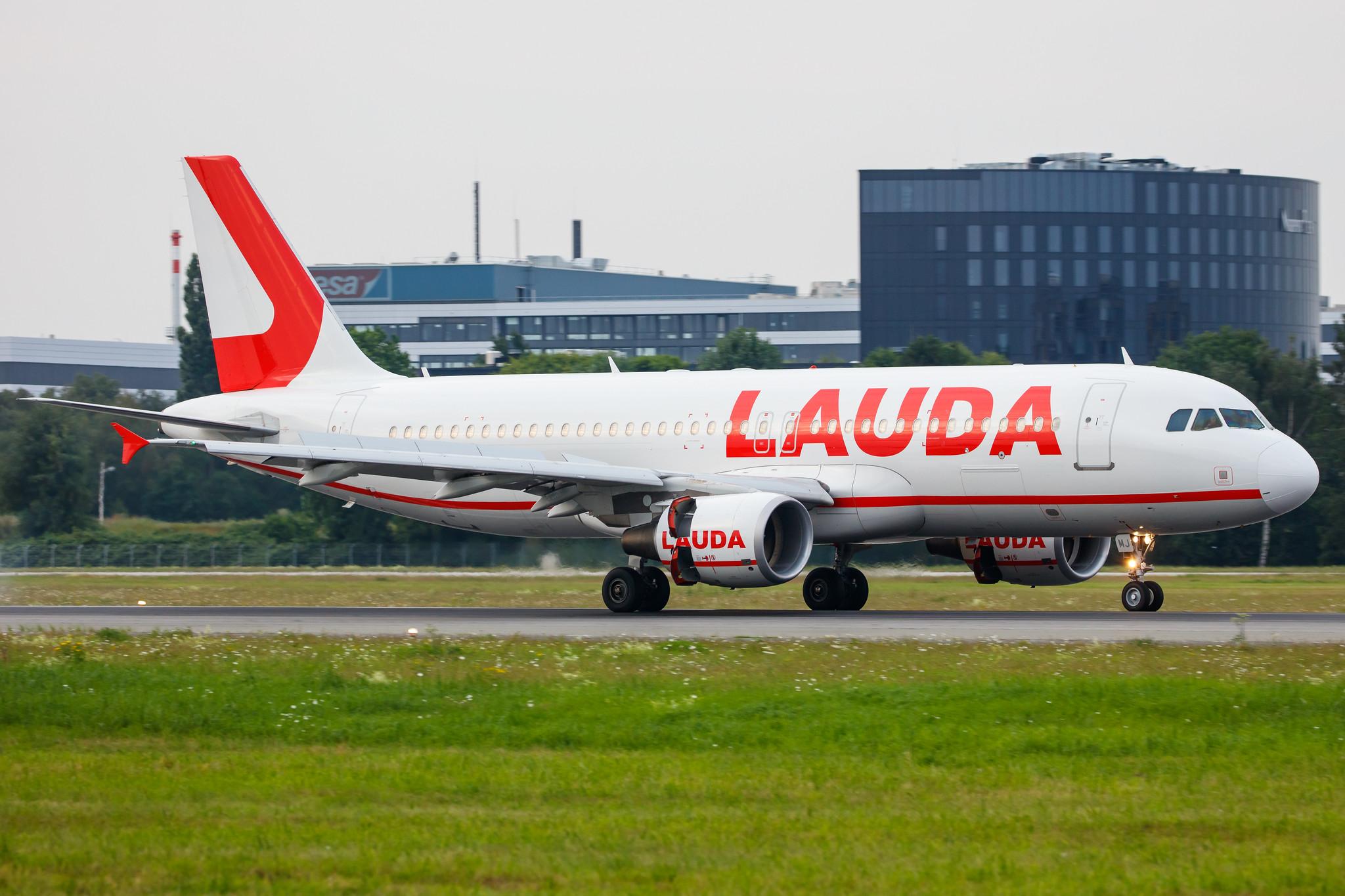 Hamburg Airport: Lauda Europe (LW / LDA) |  Airbus A320-214 A320 | 9H-LMJ | MSN 05140