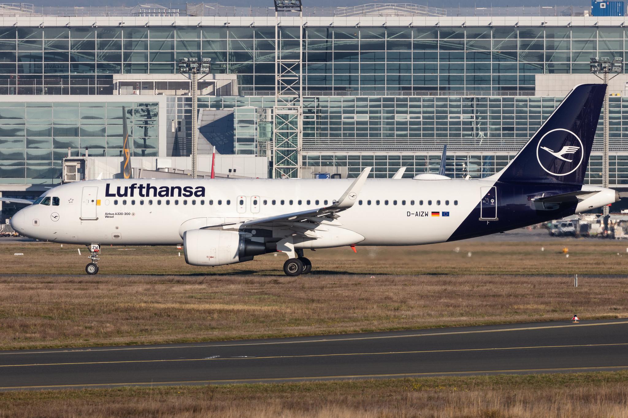 Frankfurt Airport: Lufthansa (LH / DLH) |  Airbus A320-214 A320 | D-AIZW | MSN 5694