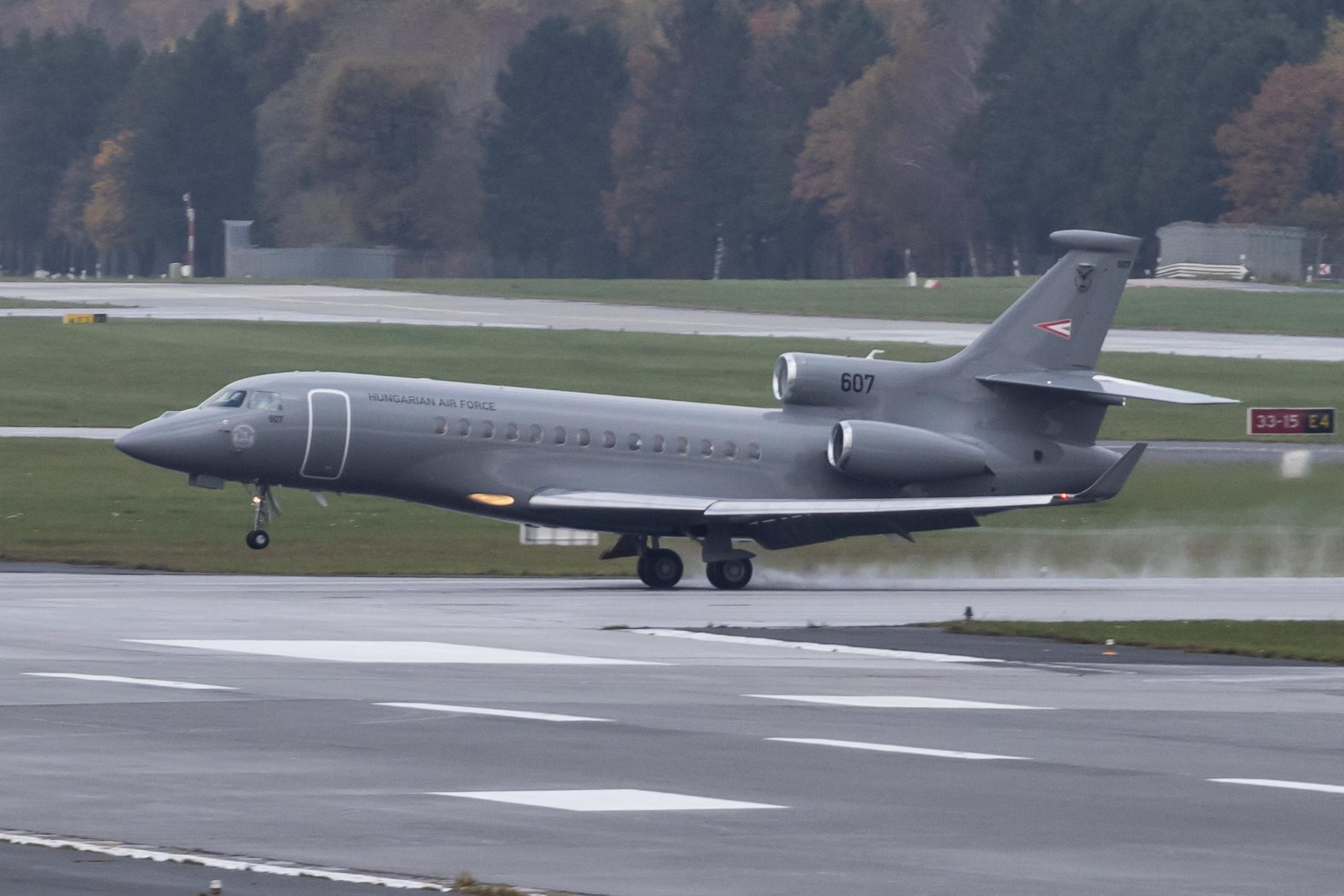 Hamburg Airport: Hungarian Air Force (/ HUF) |  Dassault Falcon 7X FA7X | 607 | MSN 21