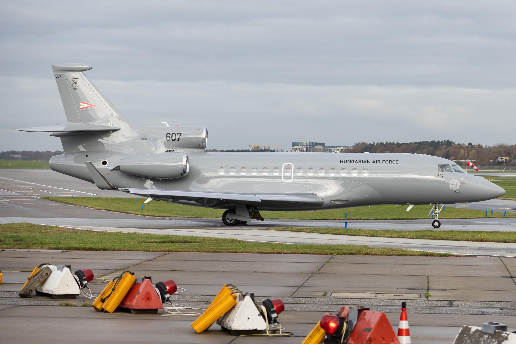 Hamburg Airport: Hungarian Air Force (/ HUF) |  Dassault Falcon 7X FA7X | 607 | MSN 21