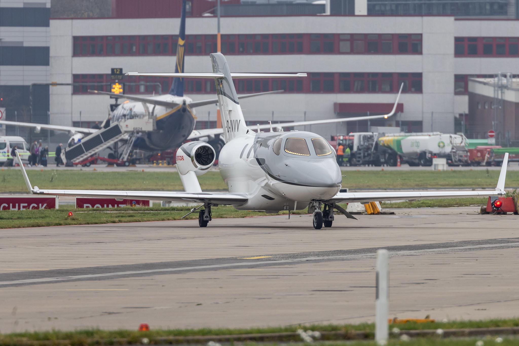 Hamburg Airport: Private owner |  Honda HA-420 HondaJet HDJT | D-IVVV | MSN 42000060
