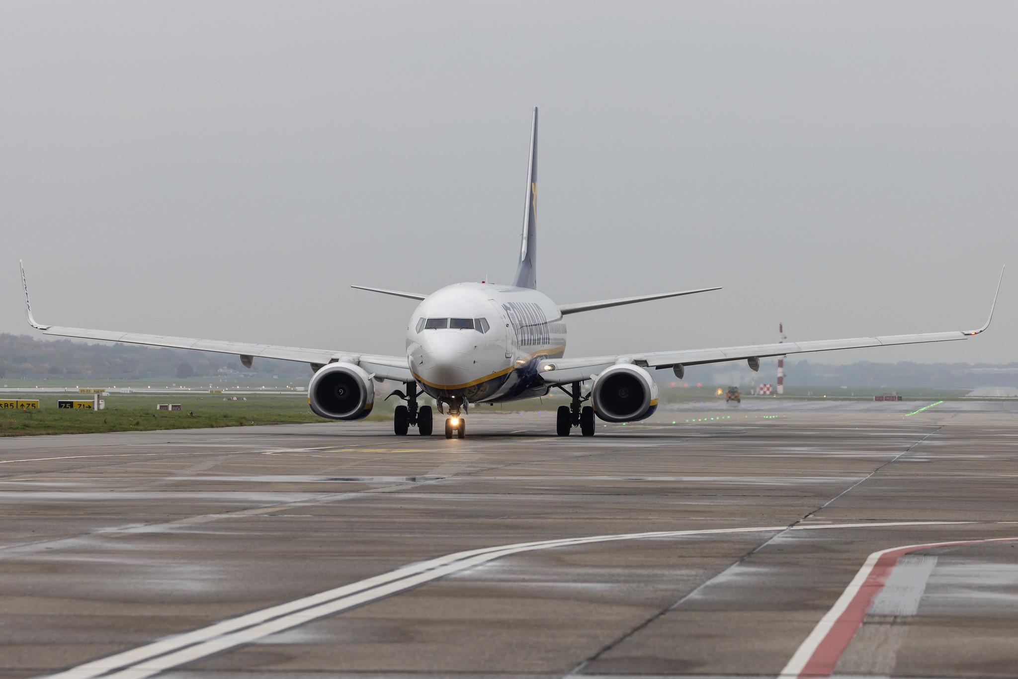 Hamburg Airport: Ryanair (FR / RYR) |  Boeing 737-8AS B738 | EI-DHT | MSN 33581
