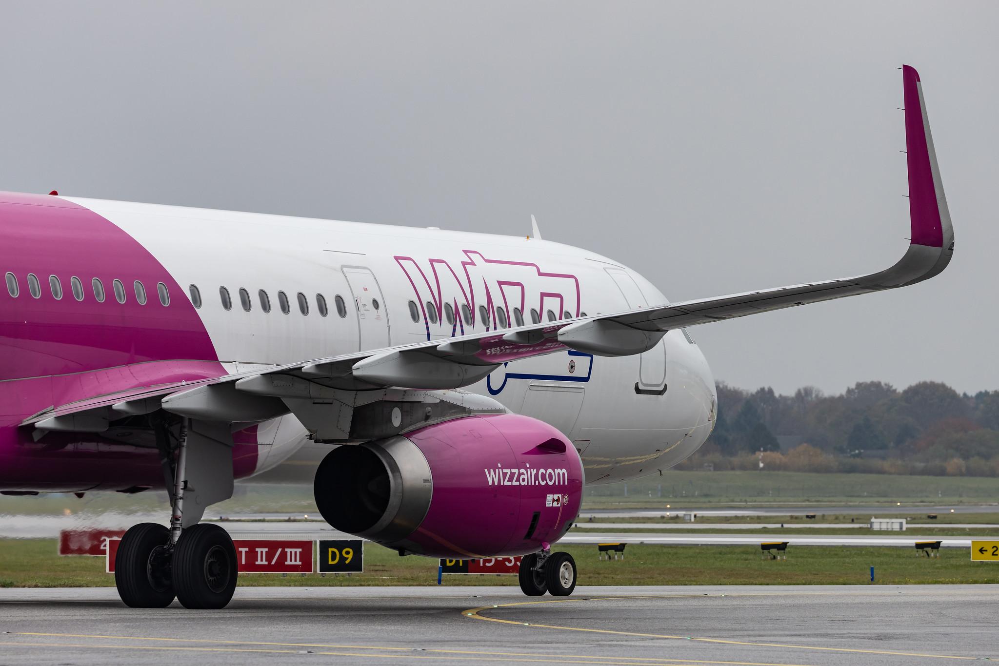 Hamburg Airport: Wizz Air (W6 / WZZ) |  Airbus A321-231 A321 | HA-LXB | MSN 6910