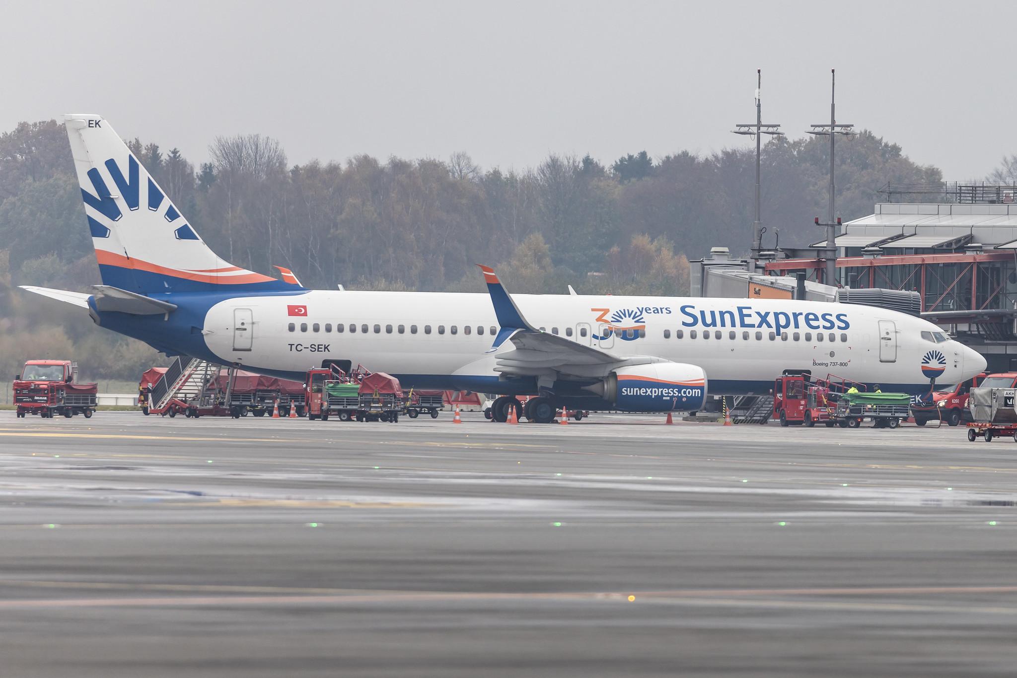 Hamburg Airport: SunExpress (XQ / SXS) |  Boeing 737-8HC B738 | TC-SEK | MSN 61172