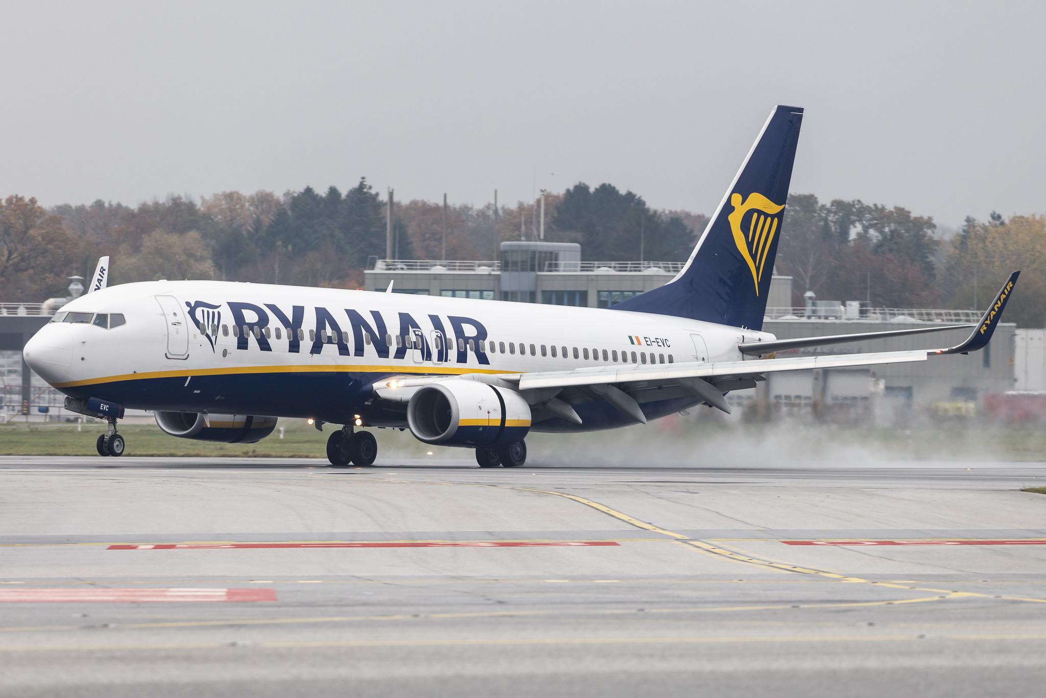 Hamburg Airport: Ryanair (FR / RYR) |  Boeing 737-8AS B738 | EI-EVC | MSN 40286