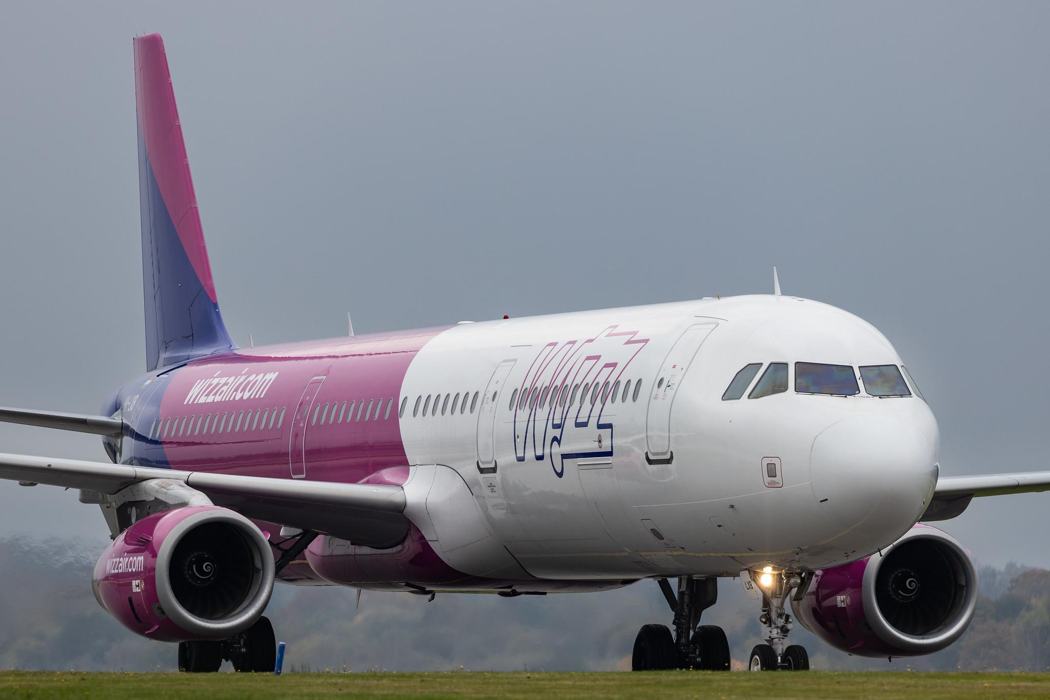 Hamburg Airport: Wizz Air (W6 / WZZ) |  Airbus A321-231 A321 | HA-LXB | MSN 6910