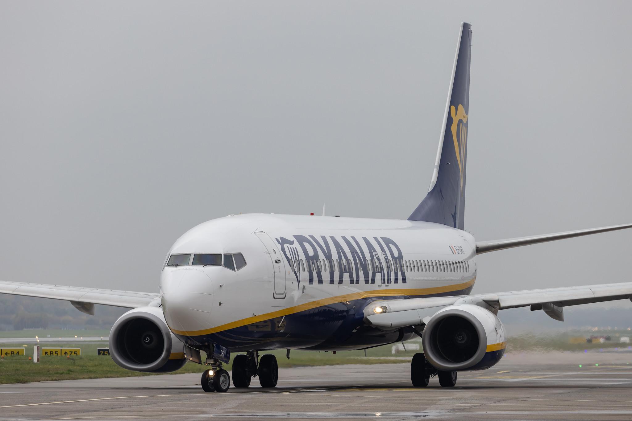 Hamburg Airport: Ryanair (FR / RYR) |  Boeing 737-8AS B738 | EI-DHT | MSN 33581