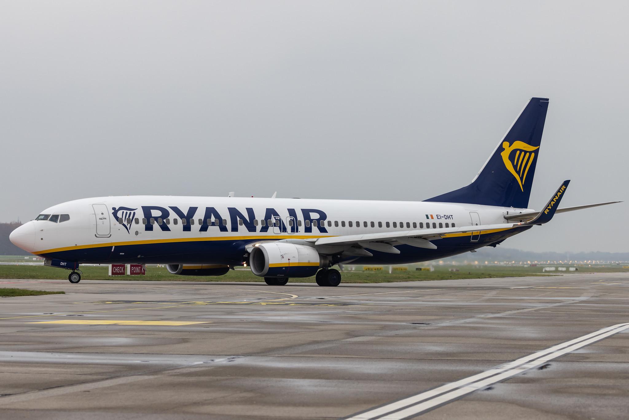 Hamburg Airport: Ryanair (FR / RYR) |  Boeing 737-8AS B738 | EI-DHT | MSN 33581