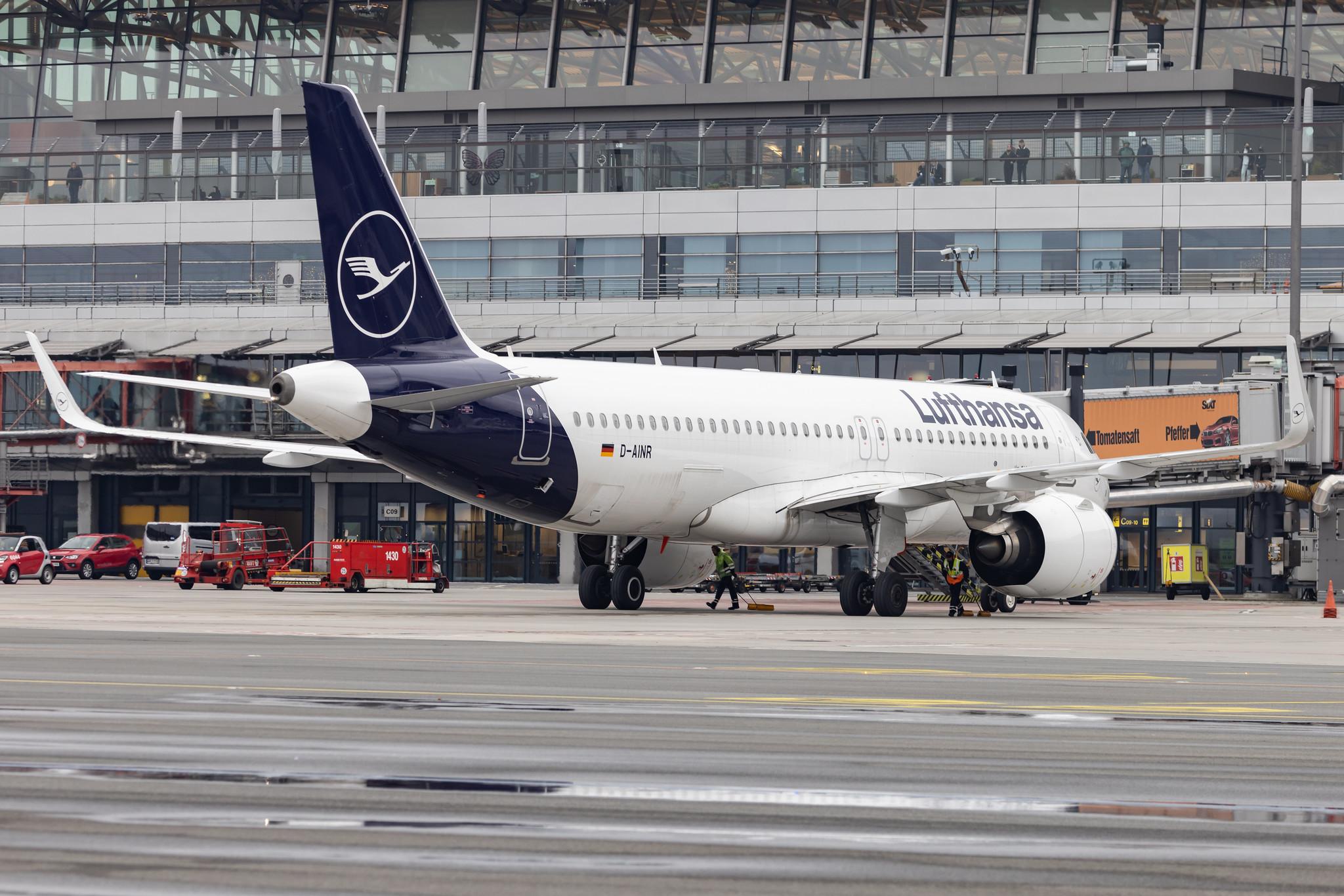Hamburg Airport: Lufthansa (LH / DLH) |  Airbus A320-271N A20N | D-AINR | MSN 8725