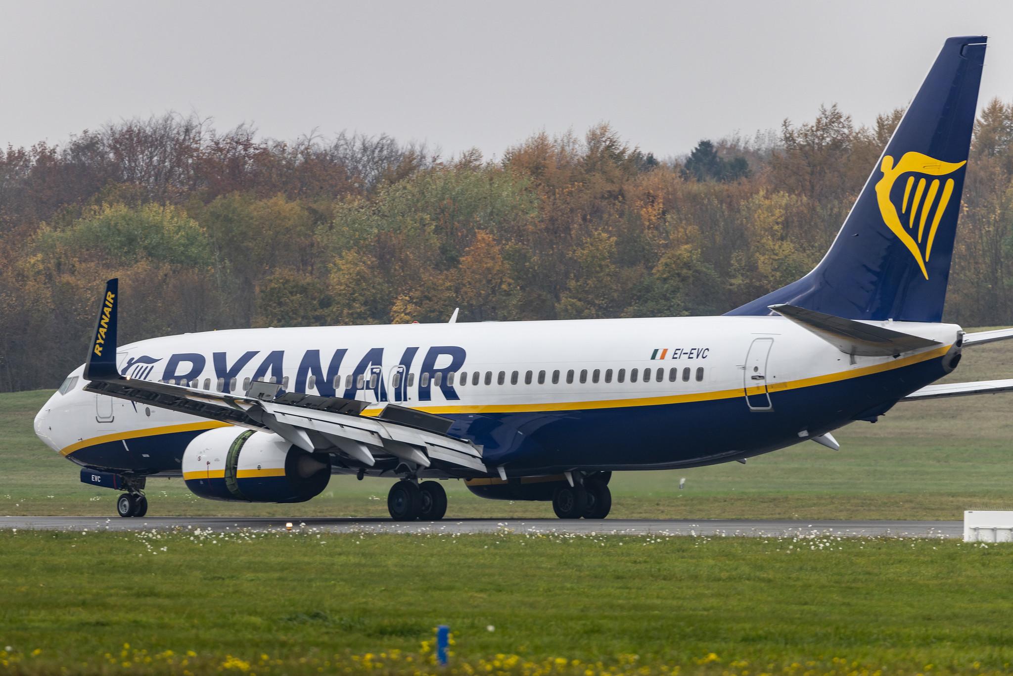 Hamburg Airport: Ryanair (FR / RYR) |  Boeing 737-8AS B738 | EI-EVC | MSN 40286