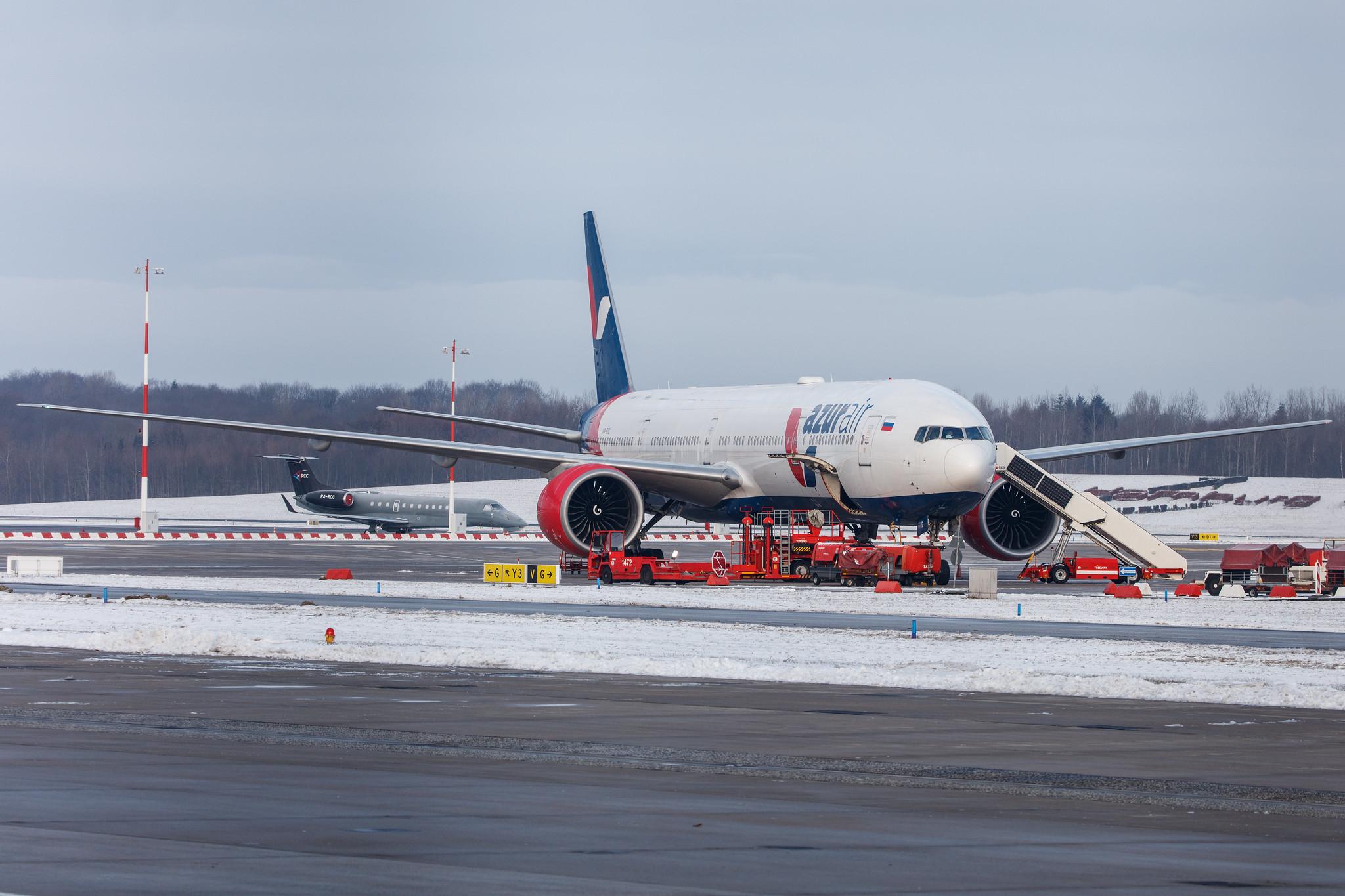 Hamburg Airport: Azur Air (ZF / AZV) |  Boeing 777-31H(ER) B77W | VQ-BZC | MSN 32729