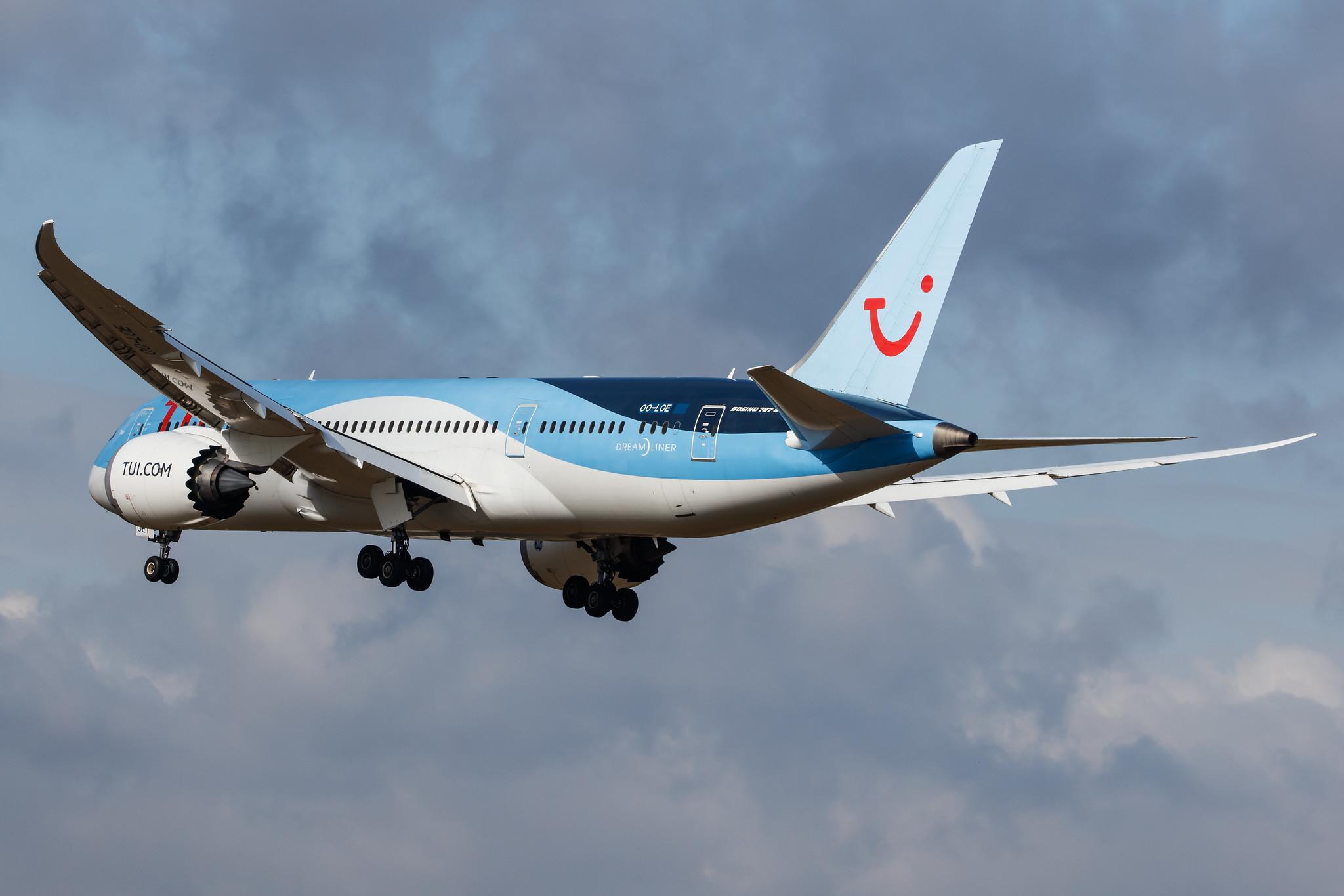 Hamburg Airport: TUI (X3 / TUI) | Operator: TUIfly Belgium |  Boeing 787-8 Dreamliner B788 | OO-LOE | MSN 36426