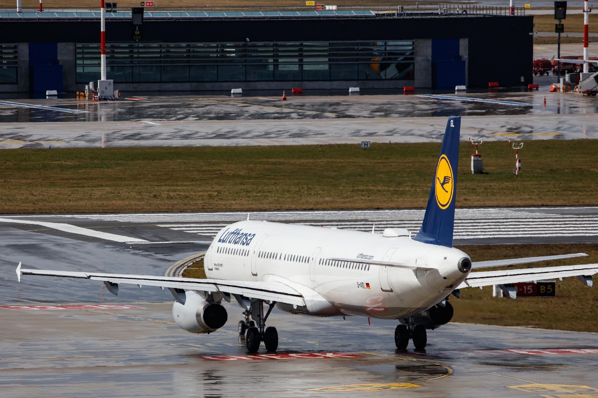 Hamburg Airport: Lufthansa (LH / DLH) |  Airbus A321-231 A321 | D-AISL | MSN 3434