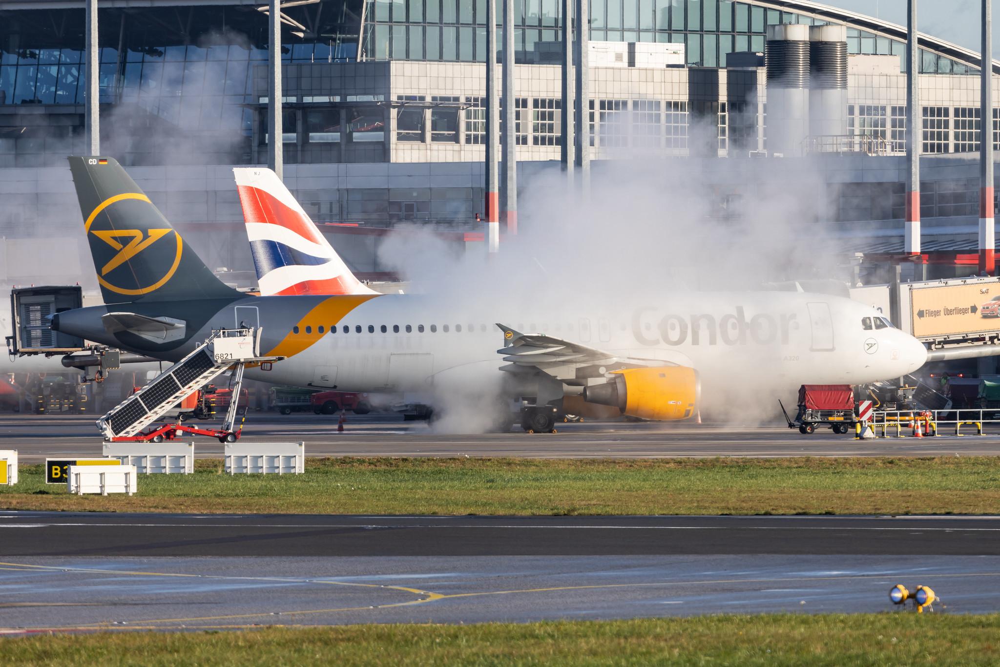 Hamburg Airport: Condor (DE / CFG) |  Airbus A320-212 A320 | D-AICD | MSN 0884