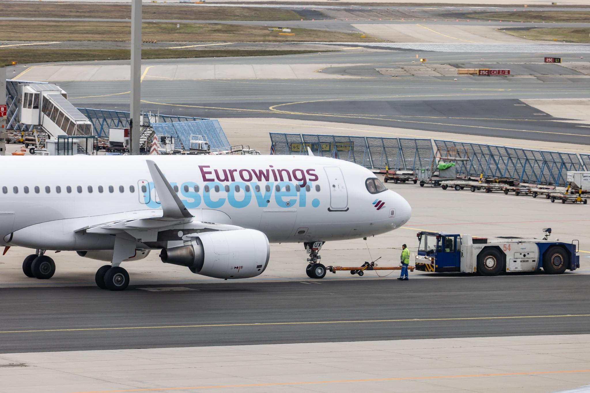 Frankfurt Airport: Eurowings Discover (4Y / OCN) |  Airbus A320-214 A320 | D-AIUX | MSN 7256