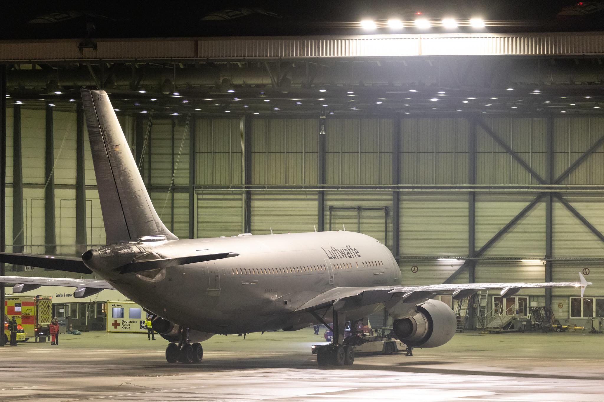 Hamburg Airport:  German Air Force (/ GAF) | Airbus A310-304 MRTT A310 | 10+25 | MSN 484