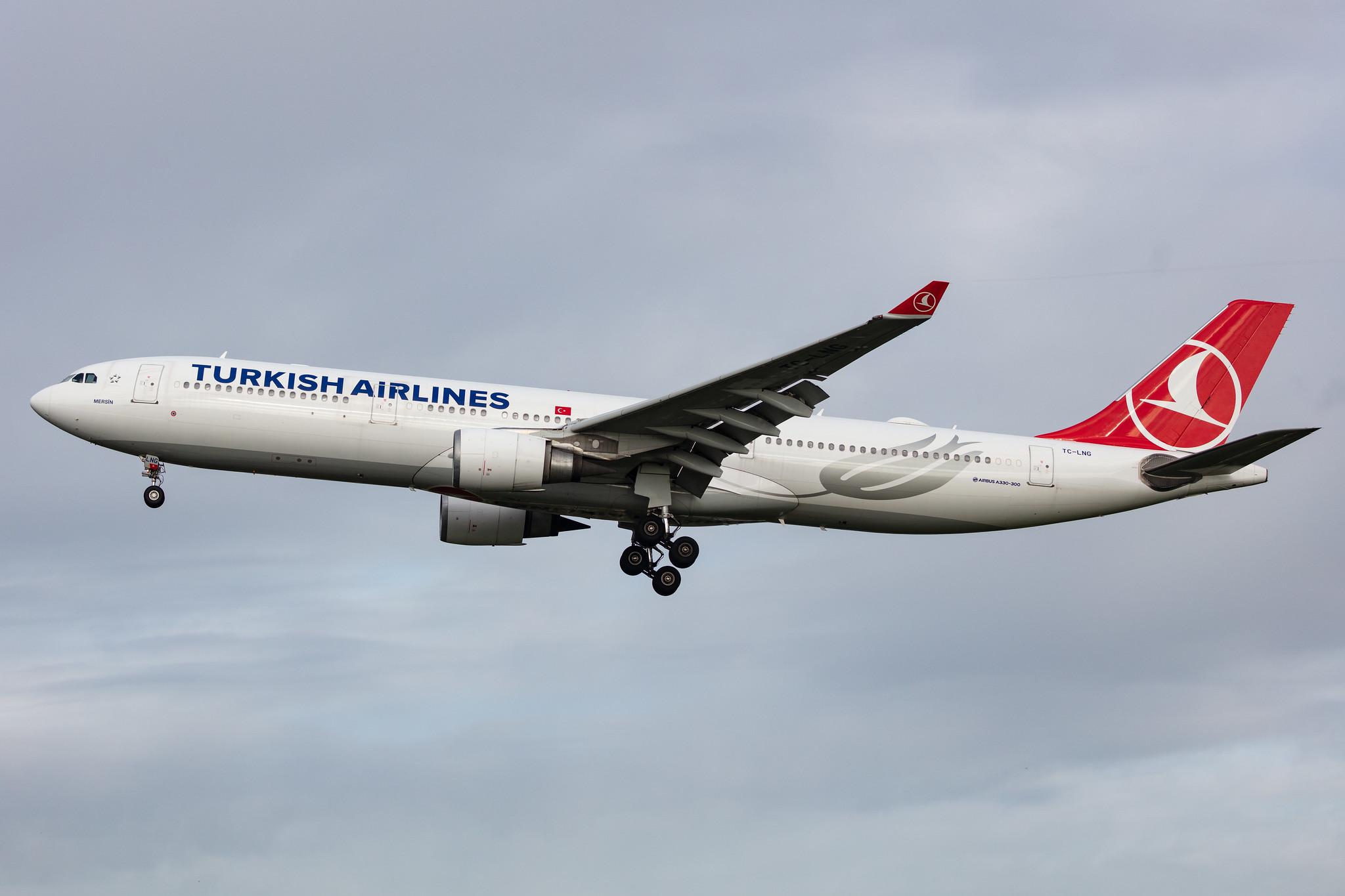 Hamburg Airport: Turkish Airlines (TK / THY) |  Airbus A330-303 A333 | TC-LNG | MSN 1718