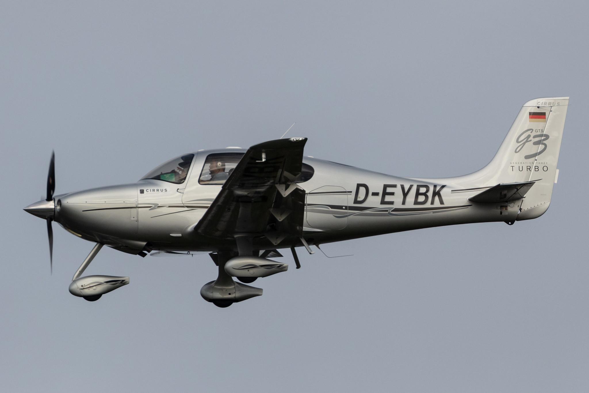 Hamburg Airport: Private owner |  Cirrus SR22 Turbo S22T | D-EYBK | MSN 2955