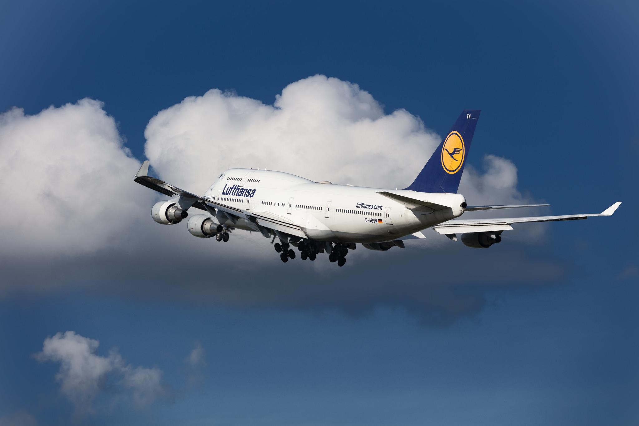 Hamburg Airport: Lufthansa (LH / DLH) |  Boeing 747-430 B744 | D-ABVW | MSN 29493