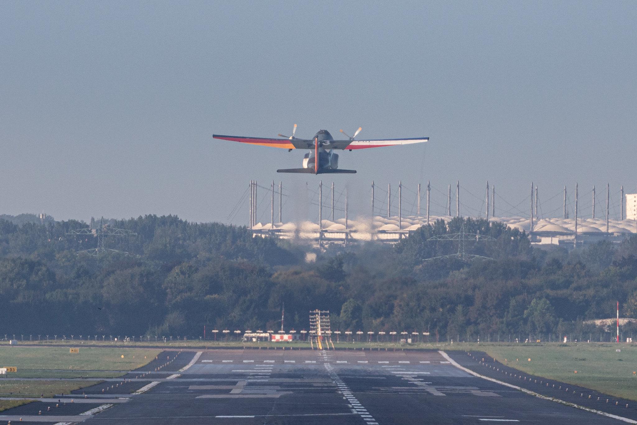 Hamburg Airport: Hamburg Airport: German Air Force (/ GAF) | Transall C-160D C160 | 50+40 | MSN D62