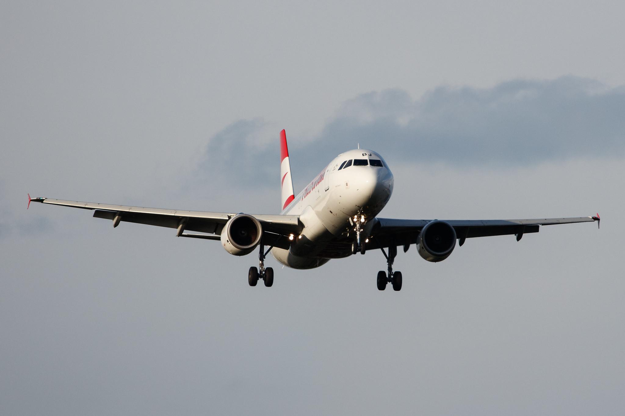 Hamburg Airport: Austrian Airlines (OS / AUA) |  Airbus A320-214 A320 | OE-LBJ | MSN 1553