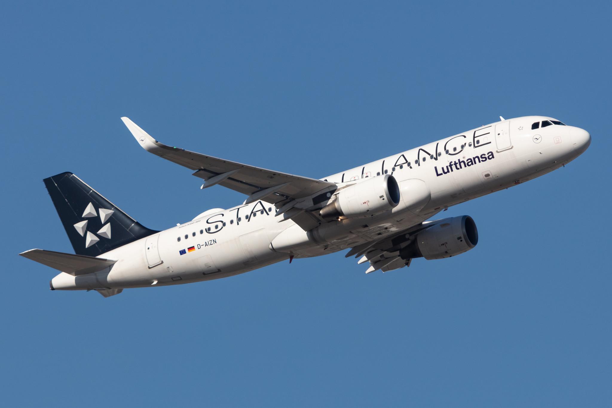 Frankfurt Airport: Lufthansa (LH / DLH) |  Livery: Star Alliance Livery |  Airbus A320-214 A320 | D-AIZN | MSN 5425