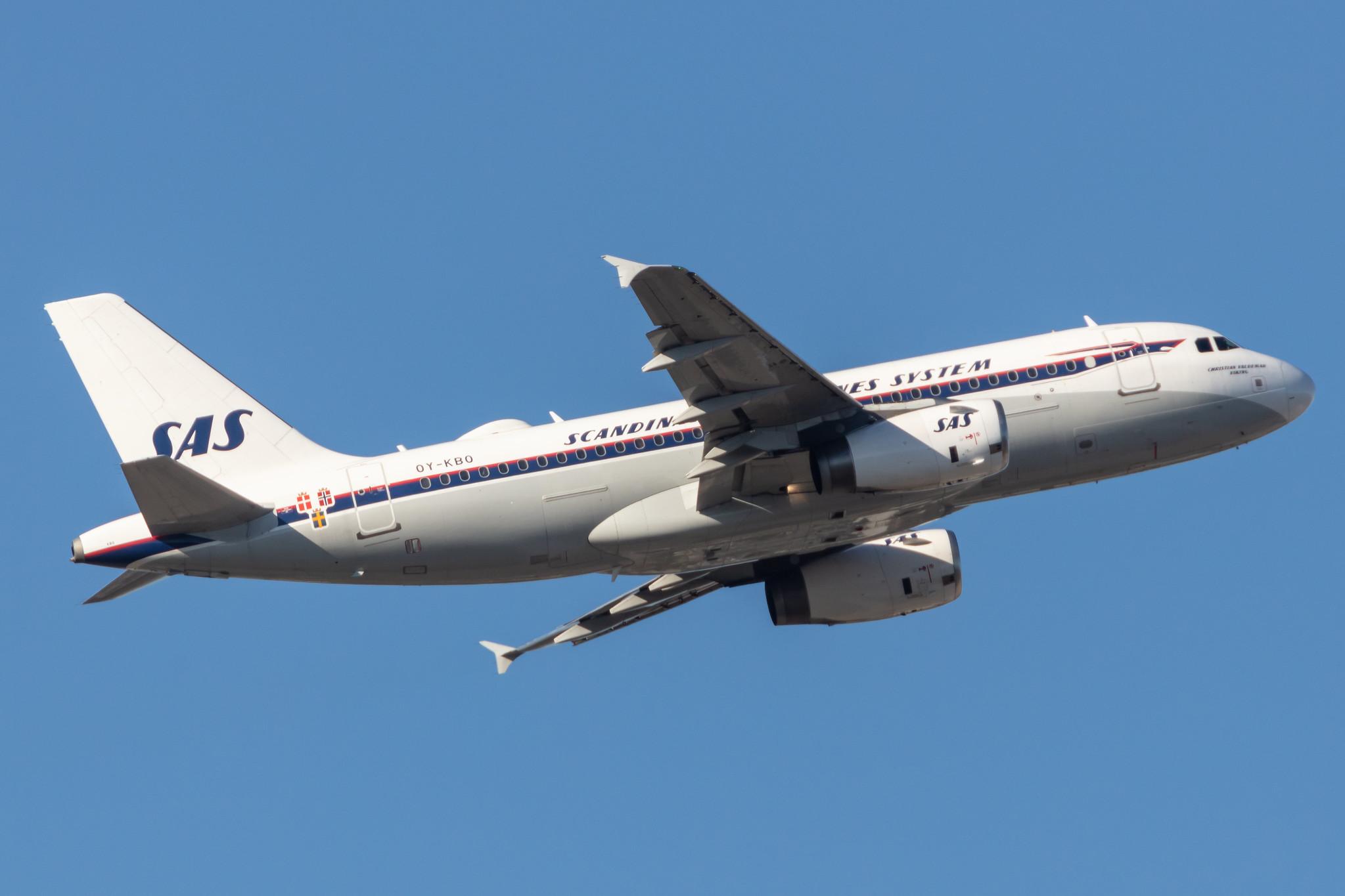 Frankfurt Airport: SAS (SK / SAS) |  Livery: Retro Livery |  Airbus A319-132 A319 | OY-KBO | MSN 2850