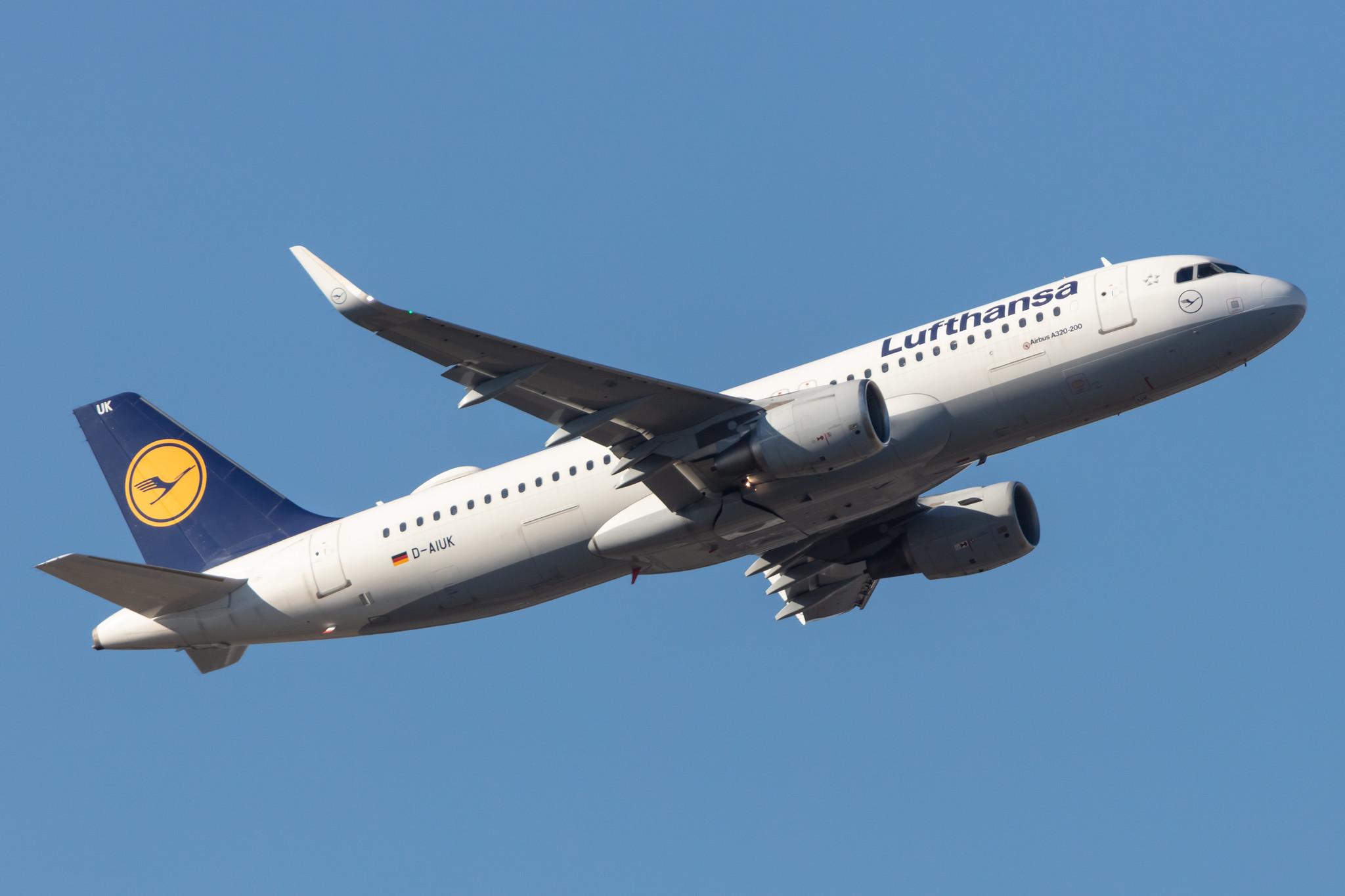 Frankfurt Airport: Lufthansa (LH / DLH) |  Airbus A320-214 A320 | D-AIUK | MSN 6423