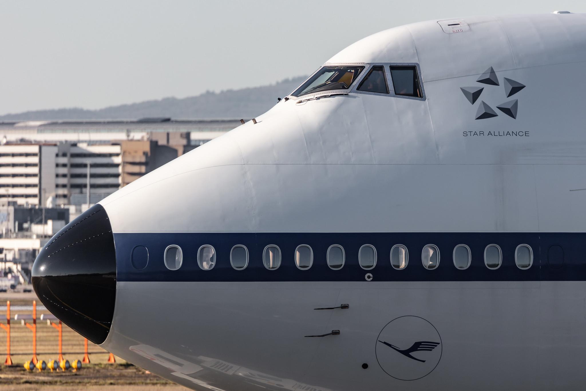 Frankfurt Airport: Lufthansa (LH / DLH) |  Livery: Retro Livery |  Boeing 747-830 B748 | D-ABYT | MSN 37844