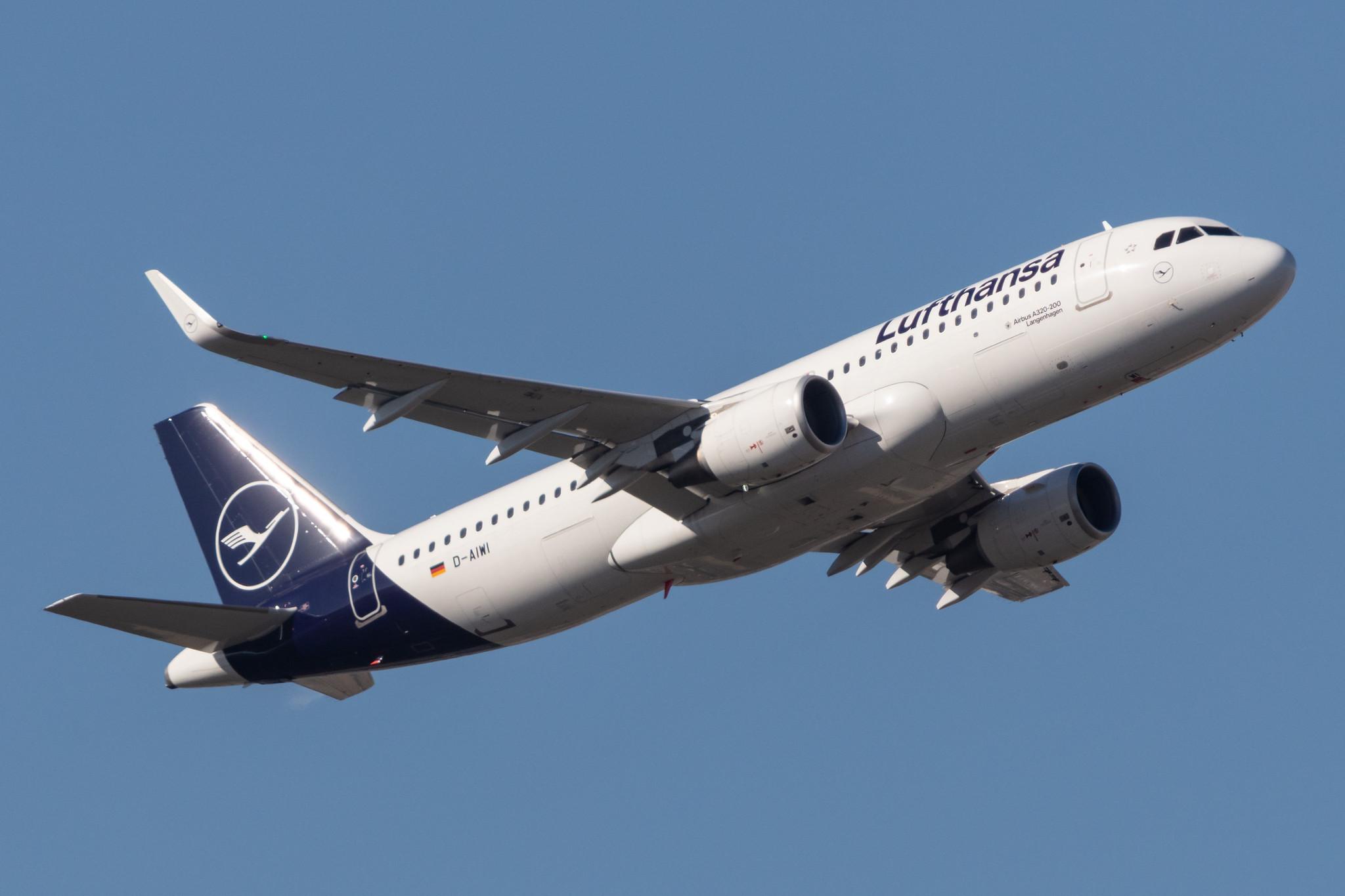 Frankfurt Airport: Lufthansa (LH / DLH) |  Airbus A320-214 A320 | D-AIWI | MSN 8951