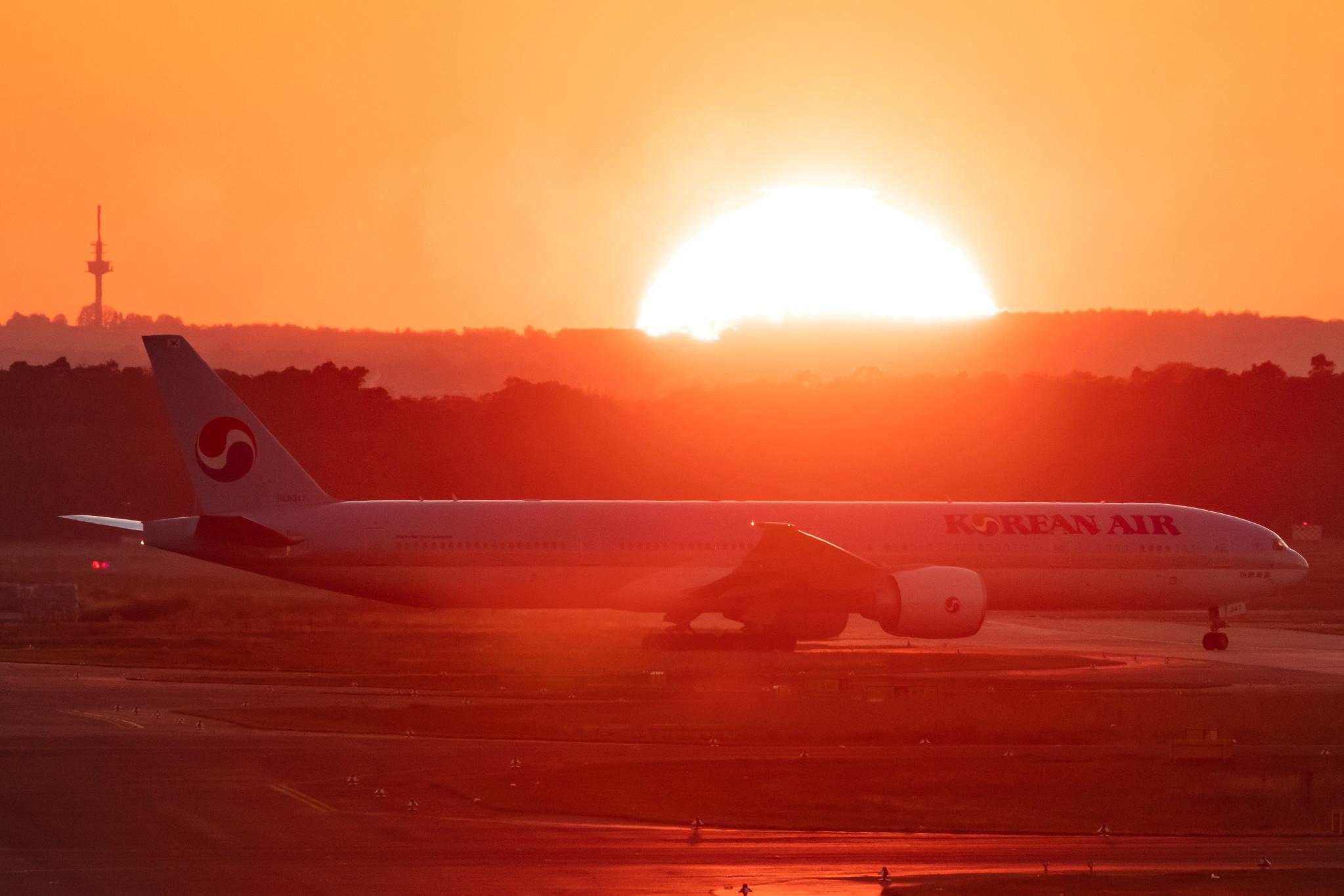 Frankfurt Airport: Korean Air (KE / KAL) |  Boeing 777-300(ER) B77W | HL8347 | MSN 63435