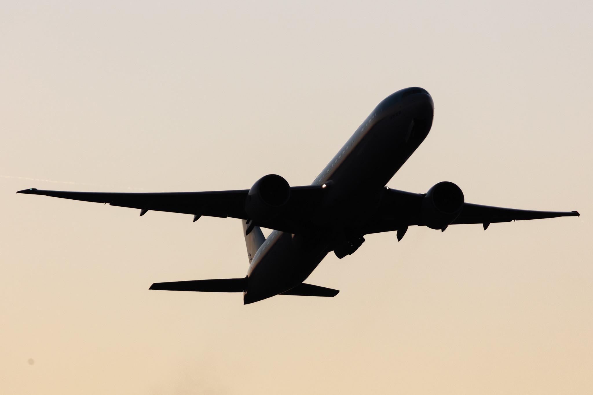 Frankfurt Airport: Korean Air (KE / KAL) |  Boeing 777-300(ER) B77W | HL8347 | MSN 63435