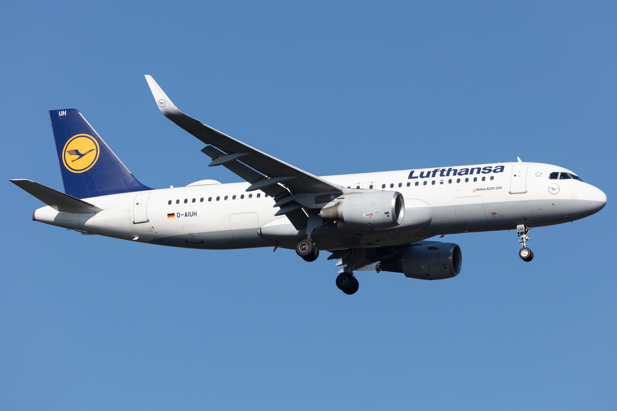 Frankfurt Airport: Lufthansa (LH / DLH) |  Airbus A320-214 A320 | D-AIUH | MSN 6225